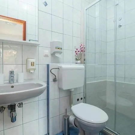 Apartament Seaside With A Swimming Pool Mokosica, Dubrovnik - 23230